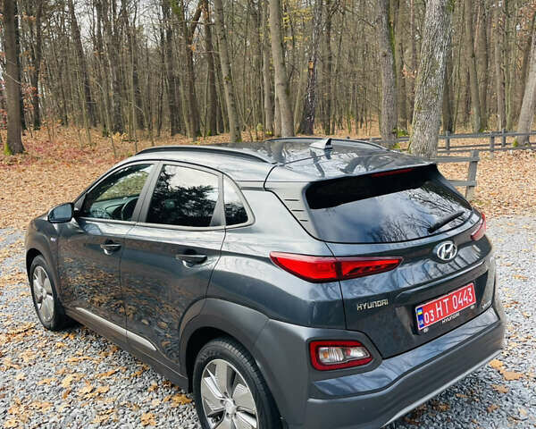 Серый Хендай Kona Electric, объемом двигателя 0 л и пробегом 112 тыс. км за 16700 $, фото 22 на Automoto.ua