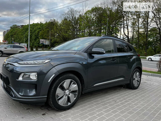 Серый Хендай Kona Electric, объемом двигателя 0 л и пробегом 141 тыс. км за 18900 $, фото 4 на Automoto.ua