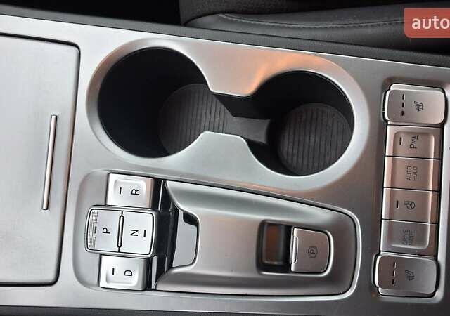 Серый Хендай Kona Electric, объемом двигателя 0 л и пробегом 180 тыс. км за 16700 $, фото 15 на Automoto.ua