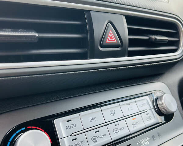 Серый Хендай Kona Electric, объемом двигателя 0 л и пробегом 112 тыс. км за 16700 $, фото 62 на Automoto.ua