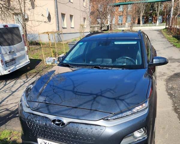 Серый Хендай Kona Electric, объемом двигателя 0 л и пробегом 96 тыс. км за 18700 $, фото 42 на Automoto.ua