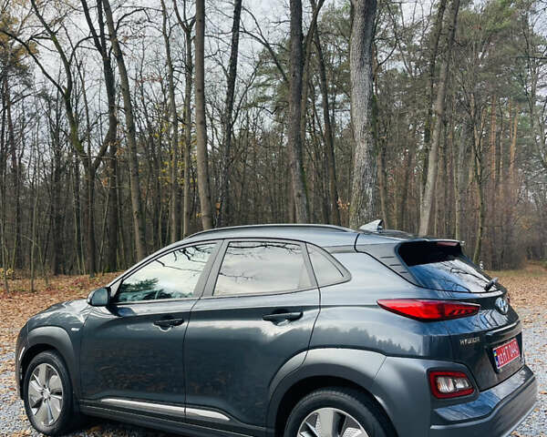 Серый Хендай Kona Electric, объемом двигателя 0 л и пробегом 112 тыс. км за 16700 $, фото 6 на Automoto.ua