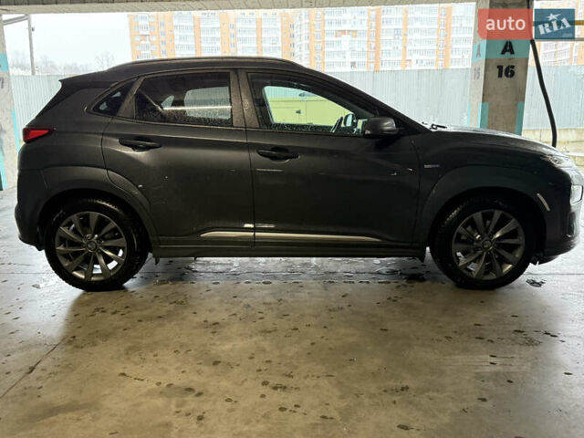 Серый Хендай Kona Electric, объемом двигателя 0 л и пробегом 120 тыс. км за 16999 $, фото 20 на Automoto.ua
