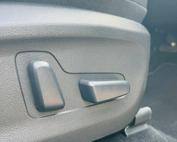 Серый Хендай Kona Electric, объемом двигателя 0 л и пробегом 112 тыс. км за 16700 $, фото 82 на Automoto.ua