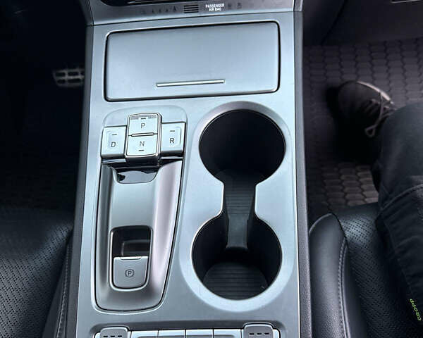 Серый Хендай Kona Electric, объемом двигателя 0 л и пробегом 98 тыс. км за 16500 $, фото 14 на Automoto.ua