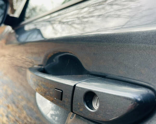 Серый Хендай Kona Electric, объемом двигателя 0 л и пробегом 112 тыс. км за 16700 $, фото 66 на Automoto.ua