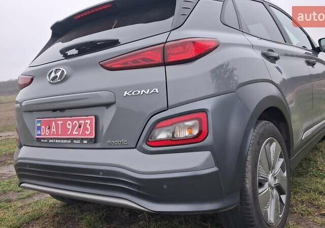 Серый Хендай Kona Electric, объемом двигателя 0 л и пробегом 180 тыс. км за 16700 $, фото 9 на Automoto.ua