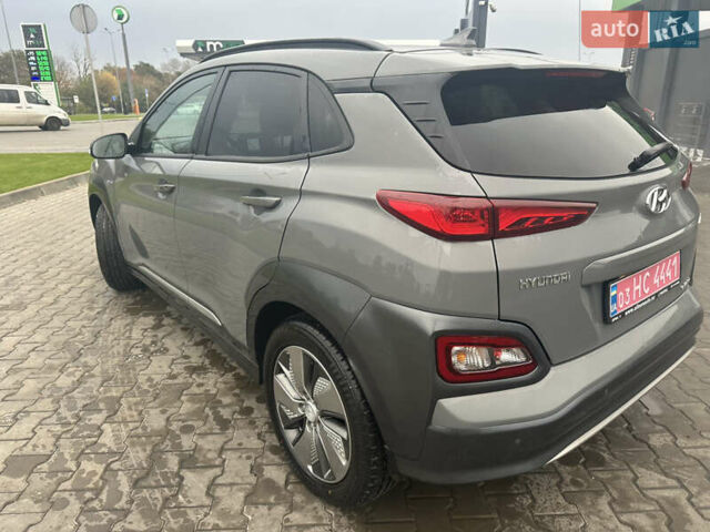 Серый Хендай Kona Electric, объемом двигателя 0 л и пробегом 85 тыс. км за 18300 $, фото 10 на Automoto.ua