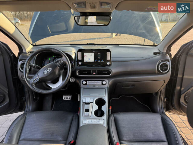 Серый Хендай Kona Electric, объемом двигателя 0 л и пробегом 146 тыс. км за 16450 $, фото 43 на Automoto.ua