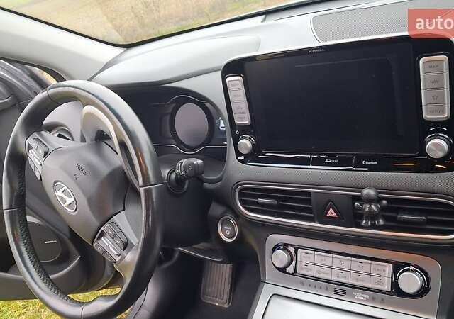 Серый Хендай Kona Electric, объемом двигателя 0 л и пробегом 180 тыс. км за 16700 $, фото 14 на Automoto.ua