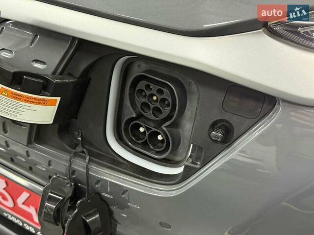 Серый Хендай Kona Electric, объемом двигателя 0 л и пробегом 129 тыс. км за 16430 $, фото 8 на Automoto.ua