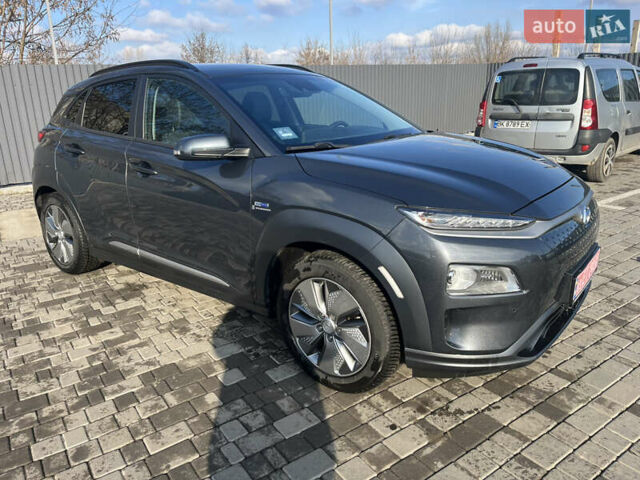 Серый Хендай Kona Electric, объемом двигателя 0 л и пробегом 130 тыс. км за 17400 $, фото 4 на Automoto.ua