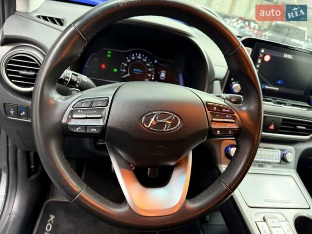 Серый Хендай Kona Electric, объемом двигателя 0 л и пробегом 113 тыс. км за 17094 $, фото 26 на Automoto.ua