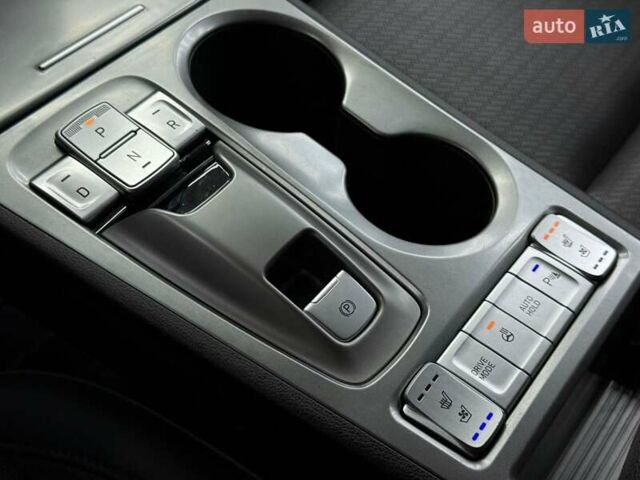 Серый Хендай Kona Electric, объемом двигателя 0 л и пробегом 129 тыс. км за 16430 $, фото 18 на Automoto.ua