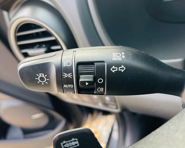 Серый Хендай Kona Electric, объемом двигателя 0 л и пробегом 112 тыс. км за 16700 $, фото 56 на Automoto.ua