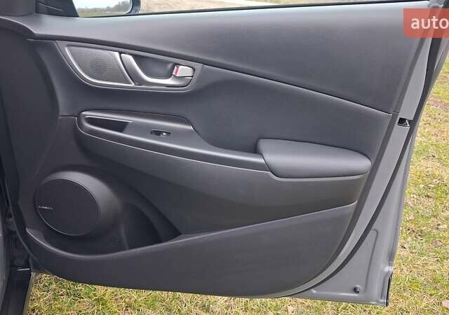 Серый Хендай Kona Electric, объемом двигателя 0 л и пробегом 180 тыс. км за 16700 $, фото 28 на Automoto.ua