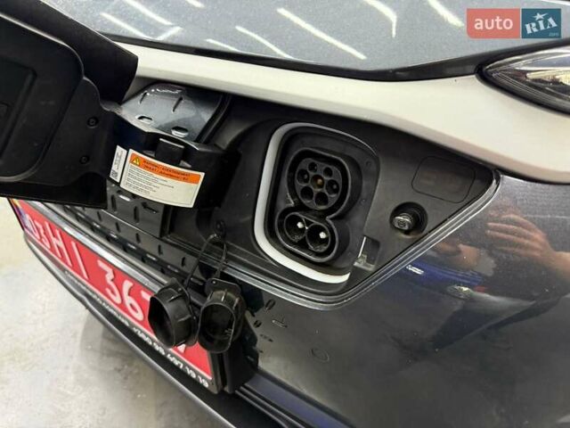 Серый Хендай Kona Electric, объемом двигателя 0 л и пробегом 113 тыс. км за 16818 $, фото 9 на Automoto.ua
