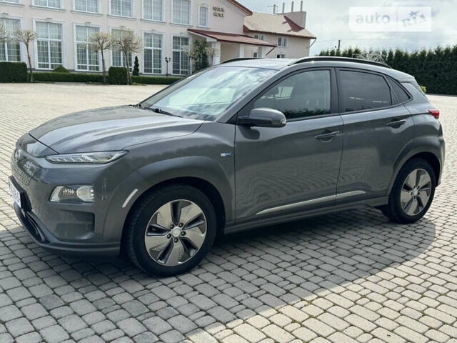 Серый Хендай Kona Electric, объемом двигателя 0 л и пробегом 124 тыс. км за 17300 $, фото 3 на Automoto.ua