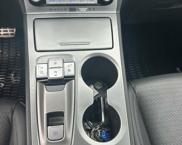 Серый Хендай Kona Electric, объемом двигателя 0 л и пробегом 85 тыс. км за 18300 $, фото 24 на Automoto.ua