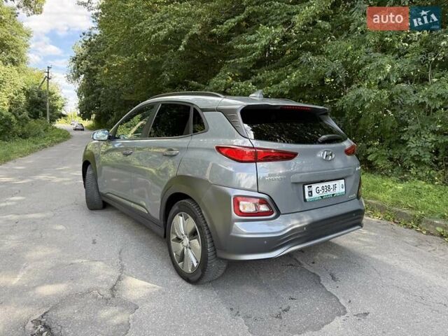 Сірий Хендай Kona Electric, об'ємом двигуна 0 л та пробігом 67 тис. км за 17300 $, фото 4 на Automoto.ua