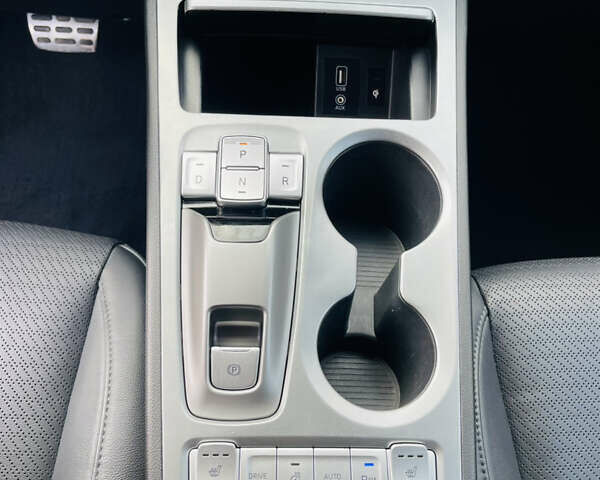 Серый Хендай Kona Electric, объемом двигателя 0 л и пробегом 112 тыс. км за 16700 $, фото 52 на Automoto.ua