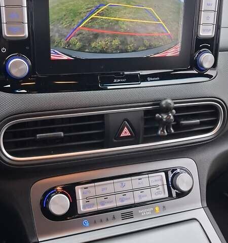 Серый Хендай Kona Electric, объемом двигателя 0 л и пробегом 180 тыс. км за 16700 $, фото 16 на Automoto.ua