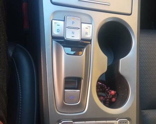 Серый Хендай Kona Electric, объемом двигателя 0 л и пробегом 150 тыс. км за 17500 $, фото 7 на Automoto.ua