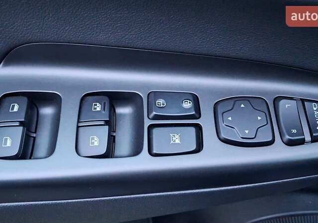 Серый Хендай Kona Electric, объемом двигателя 0 л и пробегом 180 тыс. км за 16700 $, фото 17 на Automoto.ua