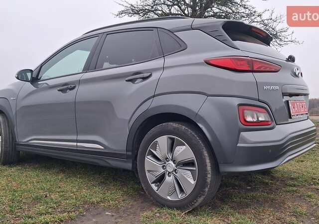 Серый Хендай Kona Electric, объемом двигателя 0 л и пробегом 180 тыс. км за 16700 $, фото 1 на Automoto.ua