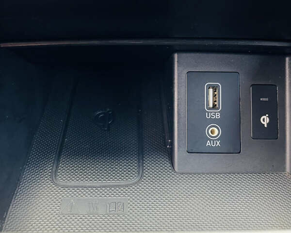 Серый Хендай Kona Electric, объемом двигателя 0 л и пробегом 112 тыс. км за 16700 $, фото 51 на Automoto.ua