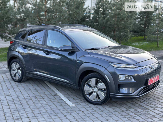 Серый Хендай Kona Electric, объемом двигателя 0 л и пробегом 106 тыс. км за 18400 $, фото 22 на Automoto.ua