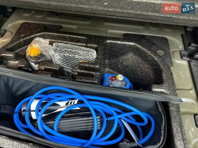 Серый Хендай Kona Electric, объемом двигателя 0 л и пробегом 113 тыс. км за 17094 $, фото 21 на Automoto.ua