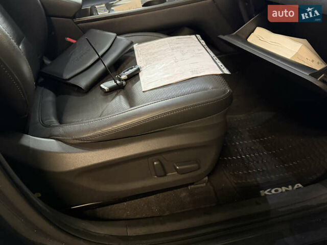 Серый Хендай Kona Electric, объемом двигателя 0 л и пробегом 120 тыс. км за 16999 $, фото 69 на Automoto.ua