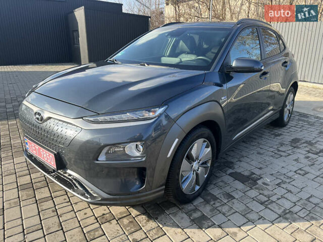 Серый Хендай Kona Electric, объемом двигателя 0 л и пробегом 130 тыс. км за 17400 $, фото 2 на Automoto.ua