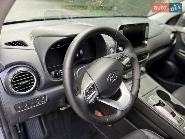 Сірий Хендай Kona Electric, об'ємом двигуна 0 л та пробігом 67 тис. км за 17300 $, фото 16 на Automoto.ua