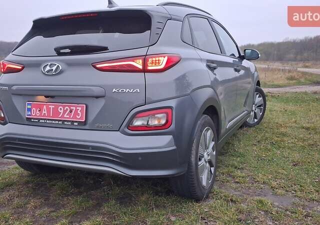 Серый Хендай Kona Electric, объемом двигателя 0 л и пробегом 180 тыс. км за 16700 $, фото 60 на Automoto.ua