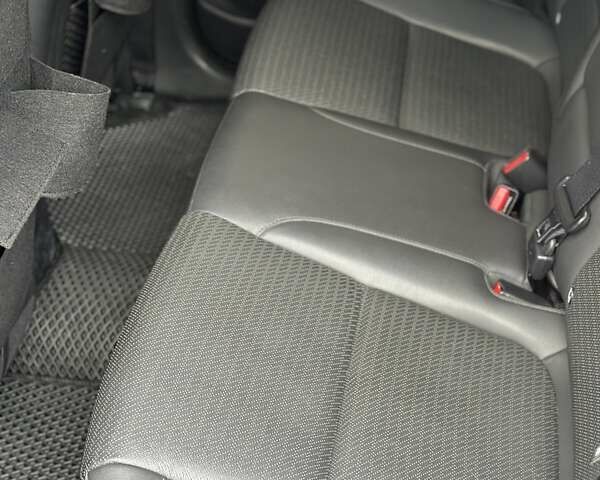 Сірий Хендай Kona Electric, об'ємом двигуна 0 л та пробігом 138 тис. км за 17800 $, фото 18 на Automoto.ua