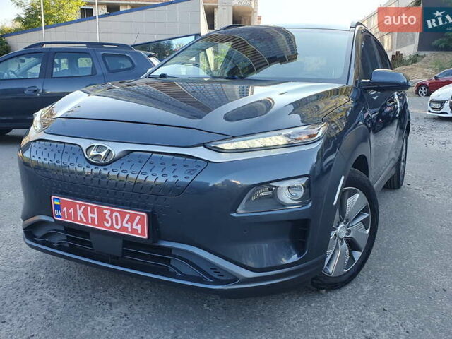 Серый Хендай Kona Electric, объемом двигателя 0 л и пробегом 135 тыс. км за 17900 $, фото 2 на Automoto.ua