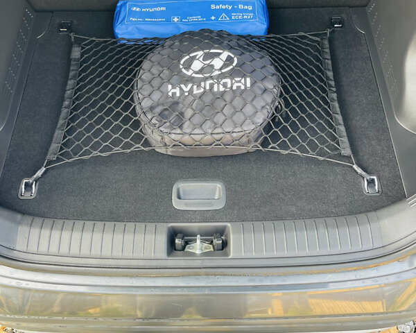 Серый Хендай Kona Electric, объемом двигателя 0 л и пробегом 112 тыс. км за 16700 $, фото 21 на Automoto.ua