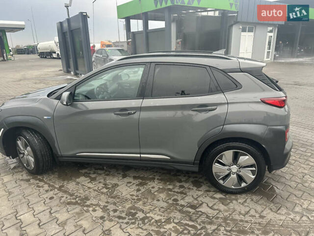 Серый Хендай Kona Electric, объемом двигателя 0 л и пробегом 85 тыс. км за 18300 $, фото 13 на Automoto.ua