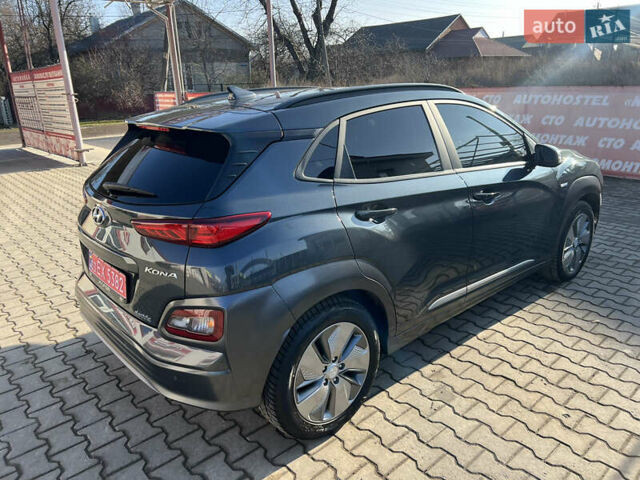 Сірий Хендай Kona Electric, об'ємом двигуна 0 л та пробігом 96 тис. км за 16600 $, фото 3 на Automoto.ua