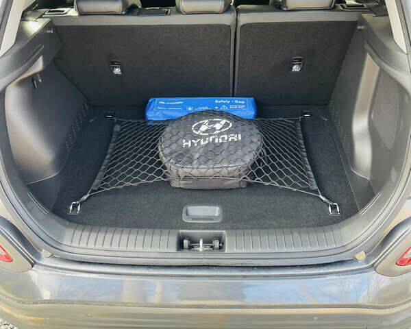 Серый Хендай Kona Electric, объемом двигателя 0 л и пробегом 112 тыс. км за 16700 $, фото 22 на Automoto.ua