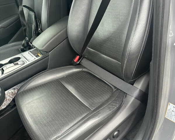 Серый Хендай Kona Electric, объемом двигателя 0 л и пробегом 85 тыс. км за 18300 $, фото 21 на Automoto.ua