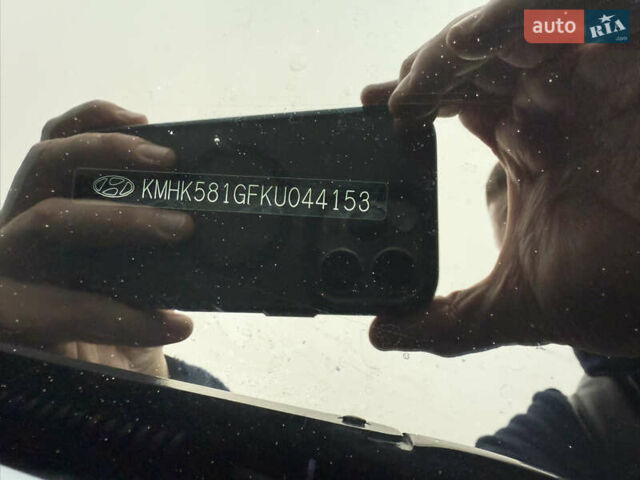 Серый Хендай Kona Electric, объемом двигателя 0 л и пробегом 103 тыс. км за 17300 $, фото 40 на Automoto.ua