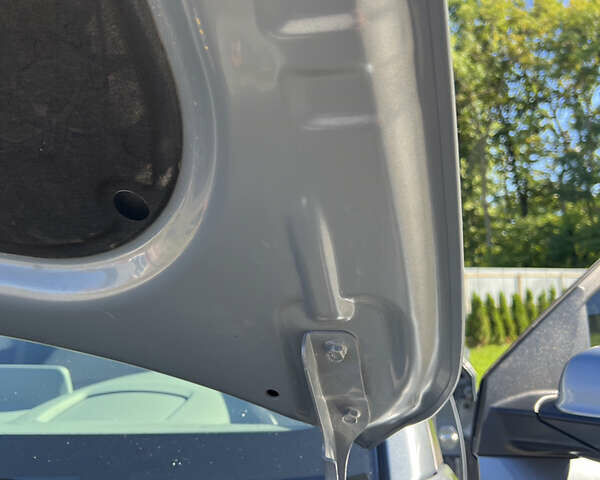 Сірий Хендай Kona Electric, об'ємом двигуна 0 л та пробігом 80 тис. км за 18500 $, фото 54 на Automoto.ua