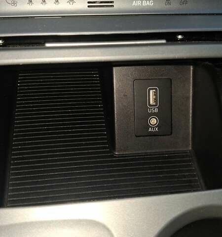 Серый Хендай Kona Electric, объемом двигателя 0 л и пробегом 180 тыс. км за 16700 $, фото 67 на Automoto.ua