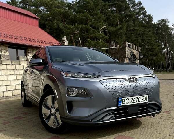 Сірий Хендай Kona Electric, об'ємом двигуна 0 л та пробігом 68 тис. км за 18400 $, фото 2 на Automoto.ua