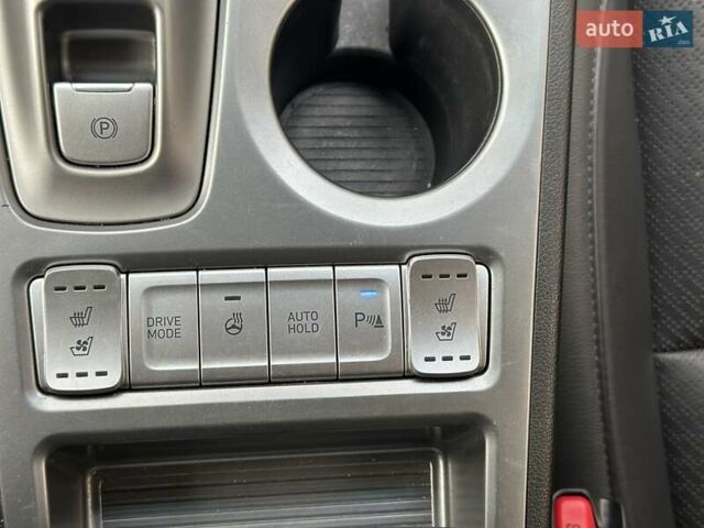 Сірий Хендай Kona Electric, об'ємом двигуна 0 л та пробігом 138 тис. км за 17800 $, фото 10 на Automoto.ua