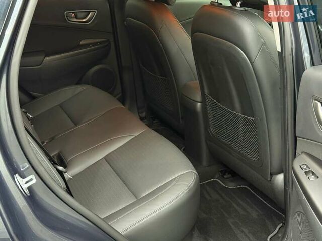 Сірий Хендай Kona Electric, об'ємом двигуна 0 л та пробігом 89 тис. км за 18340 $, фото 26 на Automoto.ua