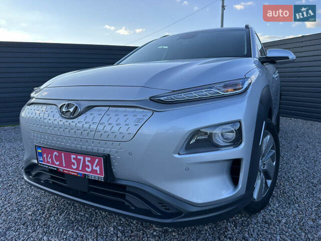 Серый Хендай Kona Electric, объемом двигателя 0 л и пробегом 109 тыс. км за 18450 $, фото 15 на Automoto.ua